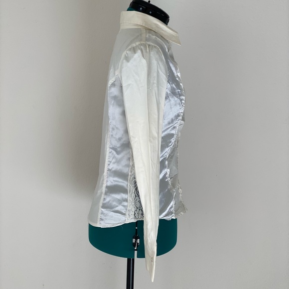 SOLDSexy white button-up with lace and satin highlight - Picture 8 of 11